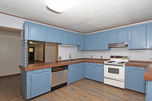 kitchen featuring dishwashing machine, electric range, blue cabinets, and under cabinet range hood
