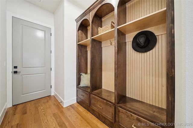 2607 E 135th Dr S, Bixby, OK 74008 - mudroom featuring light wood-style floors and baseboards