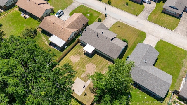 1010 S Wewoka Ave, Claremore, OK 74017 - aerial perspective of suburban area