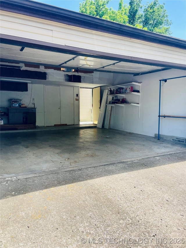 3164 S 101st E Ave Unit 801, Tulsa, OK 74146 - view of garage