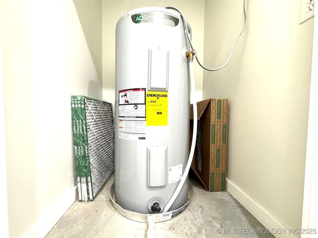 116645 S 4215th Rd, Eufaula, OK 74432 - utility room featuring electric water heater