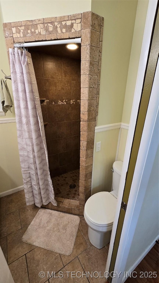 411 S 3rd, Eufaula, OK 74432 - full bathroom featuring a tile shower and toilet