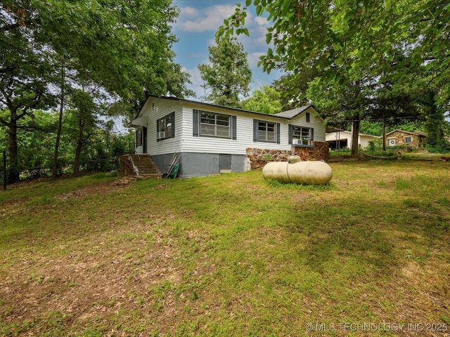9 L B May Scenic Ln, Pawhuska, OK 74056 - view of front of house with a front yard