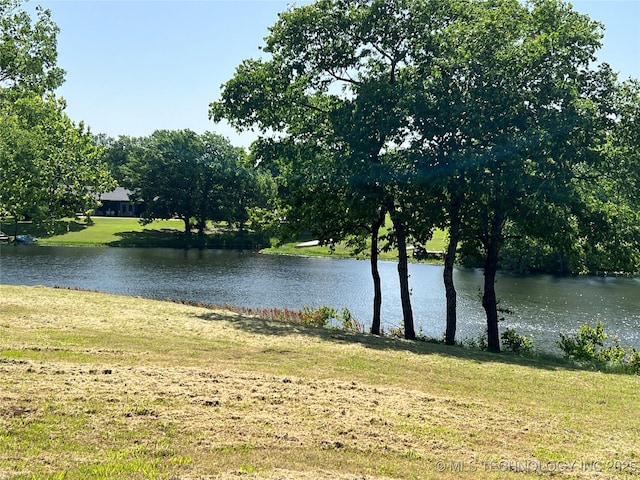 514 Lakeshore St, Durant, OK 74701 - water view