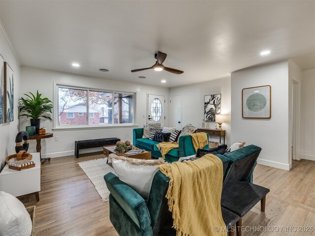 2528 E 57th St, Tulsa, OK 74105 - living area featuring ceiling fan, baseboards, light wood-type flooring, and recessed lighting