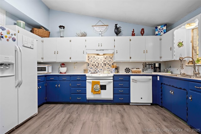 532 Hammers Rd, Ardmore, OK 73401 - kitchen featuring white appliances, a sink, under cabinet range hood, and light wood finished floors