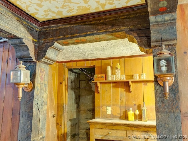 detailed view of ornamental molding