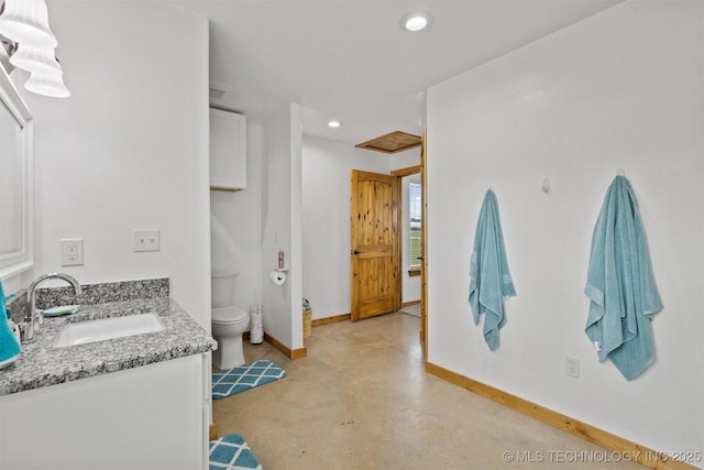 11879 Sandy Acres Trl, Kingston, OK 73439 - bathroom featuring baseboards, recessed lighting, concrete floors, vanity, and toilet