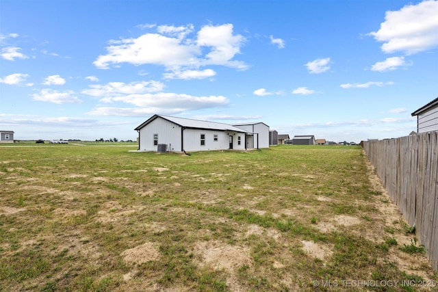 11879 Sandy Acres Trl, Kingston, OK 73439 - view of yard featuring central AC