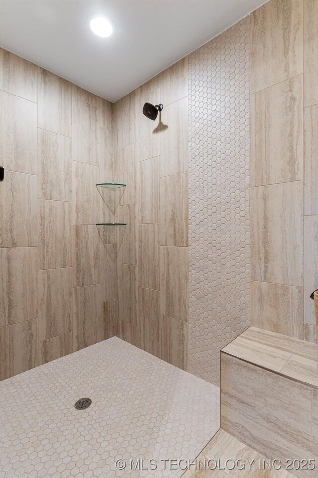 18258 S Clear Creek Ct, Claremore, OK 74017 - bathroom featuring tiled shower