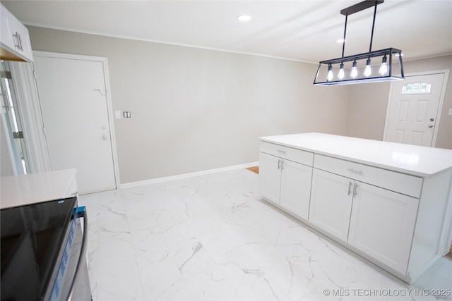 4024 E 25th St, Tulsa, OK 74114 - dining room featuring light marble finish flooring, crown molding, recessed lighting, and baseboards