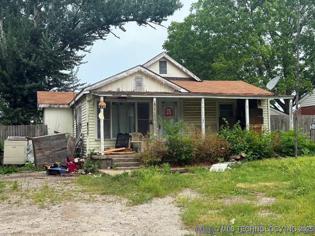 1309 S Oak, Bartlesville, OK 74003 - view of front of home with covered porch