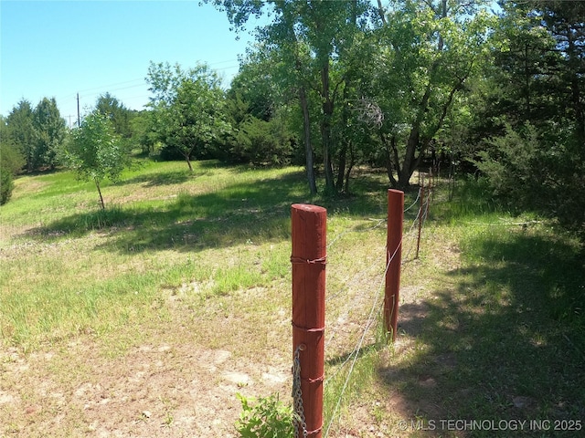 808 N Norfolk Rd, Yale, OK 74085 - view of yard
