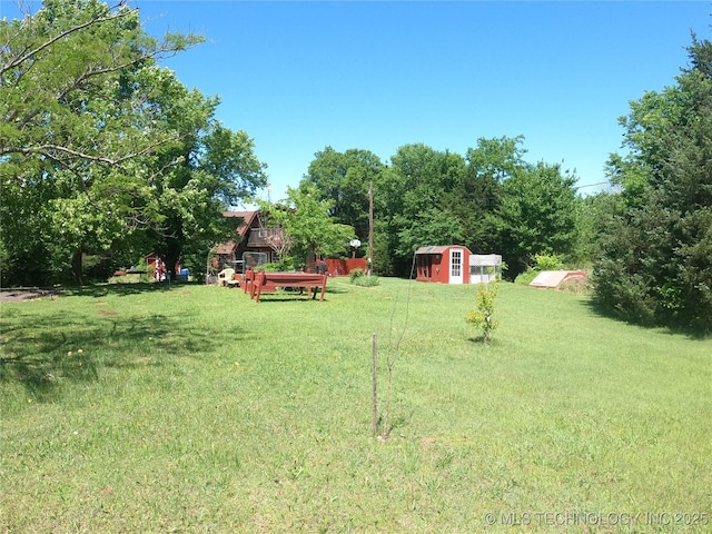 808 N Norfolk Rd, Yale, OK 74085 - view of green lawn