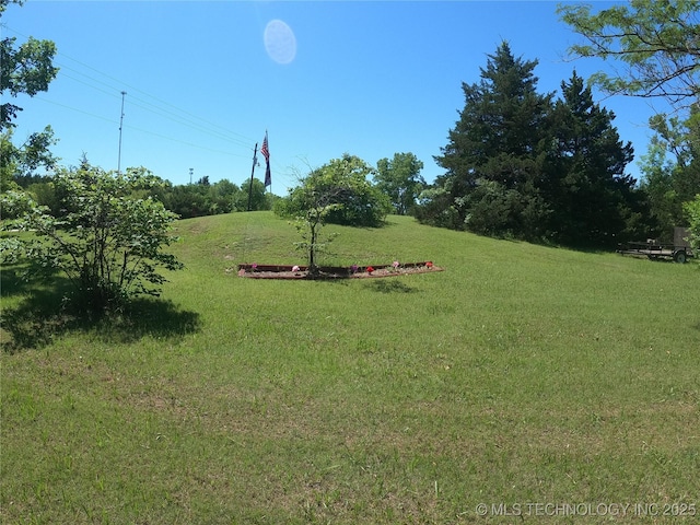 808 N Norfolk Rd, Yale, OK 74085 - view of grassy yard