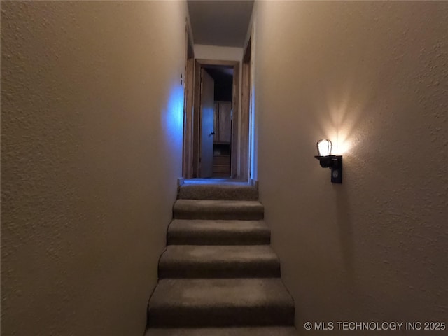 808 N Norfolk Rd, Yale, OK 74085 - stairway featuring a textured wall