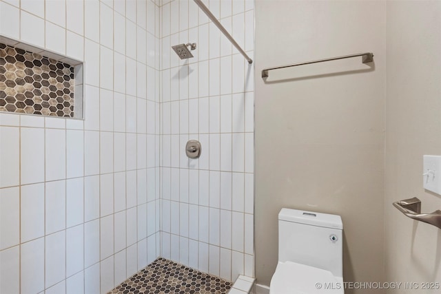 1550 E Apache St N, Tulsa, OK 74106 - full bathroom featuring tiled shower and toilet