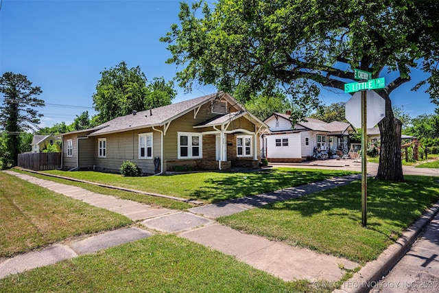423 E Cherry St, Cushing, OK 74023 - view of front of house