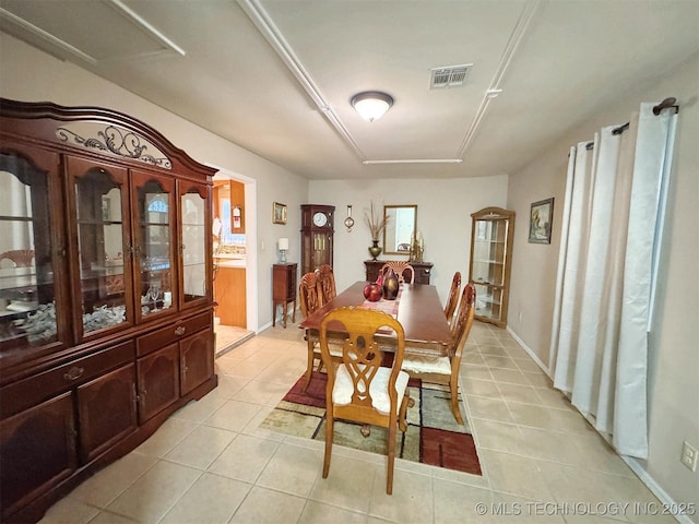 510 Beverly Ave, Vian, OK 74962 - dining area with light tile patterned flooring and baseboards