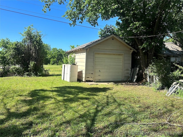 1107 W Broadway St, Henryetta, OK 74437 - view of detached garage