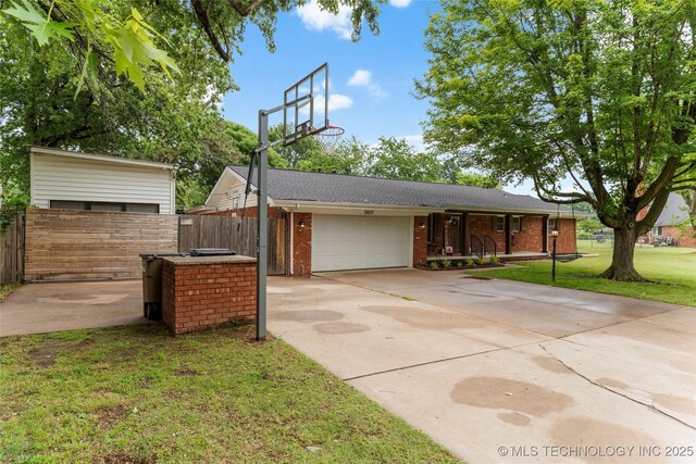11837 S 84th Ave E, Bixby, OK 74008 - view of sport court