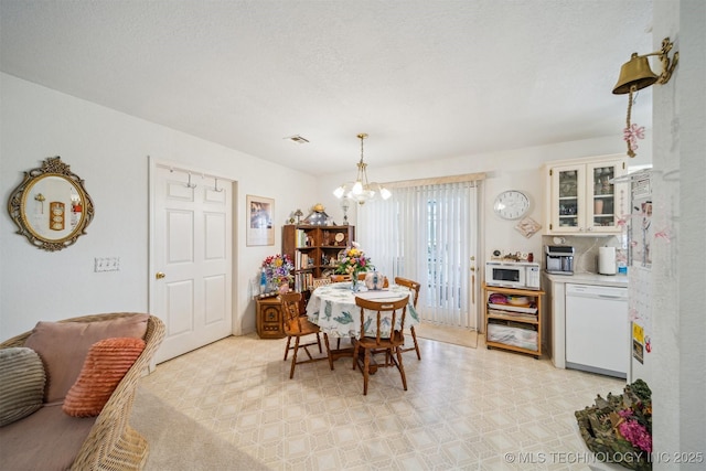 32410 W 301st St S, Bristow, OK 74010 - dining space with a chandelier