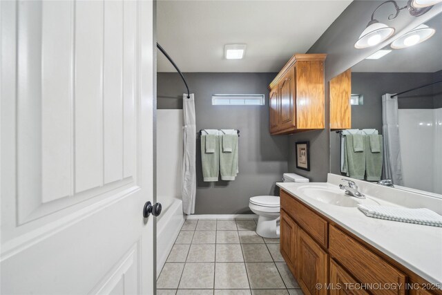 26233 E 114th Pl, Coweta, OK 74429 - full bathroom featuring toilet, vanity, tile patterned flooring, shower / tub combo with curtain, and baseboards
