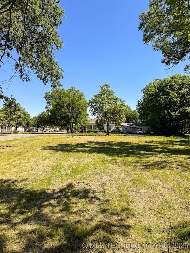 322 N Ash, Ada, OK 74820 - photo 2