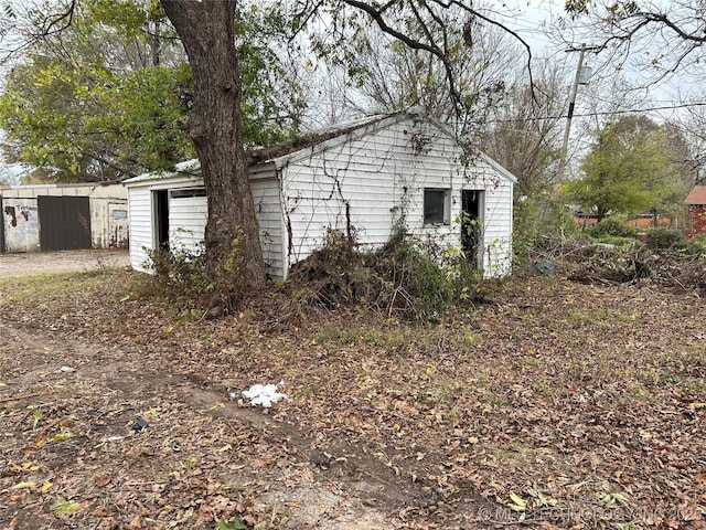 722 S Pine St, Nowata, OK 74048 - view of outbuilding