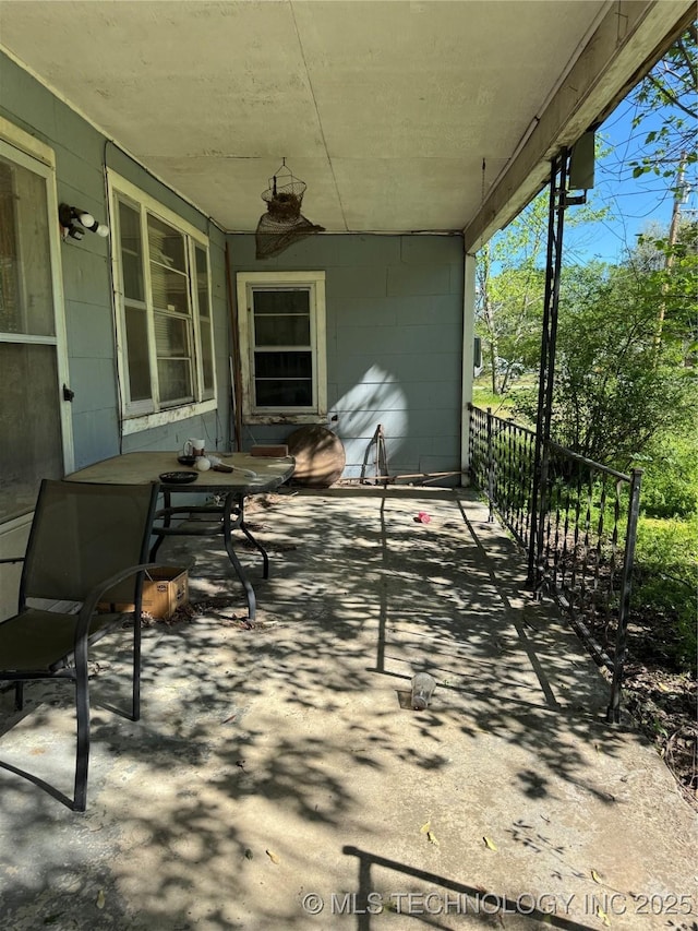 900 S Mabel Ave, Wagoner, OK 74467 - view of patio