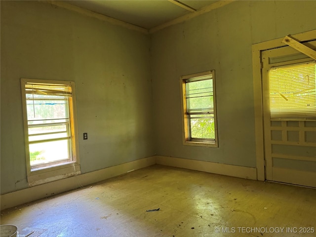 900 S Mabel Ave, Wagoner, OK 74467 - empty room with healthy amount of natural light