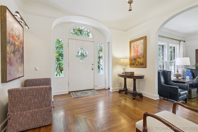 201 E 24th Pl, Tulsa, OK 74114 - foyer entrance with arched walkways and baseboards