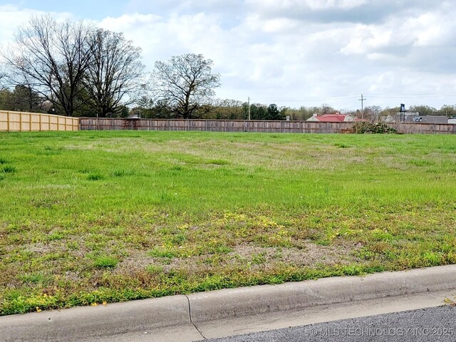 917 Edge Water Blvd, Tahlequah, OK 74464