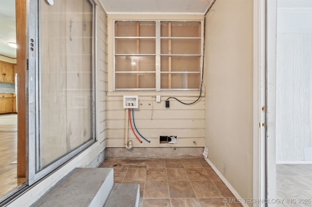 1604 E 55th Pl, Tulsa, OK 74105 - laundry area with washer hookup, hookup for a gas dryer, and baseboards