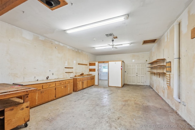 1604 E 55th Pl, Tulsa, OK 74105 - misc room featuring concrete floors