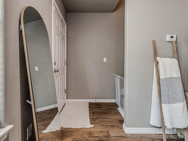 228 W Ohio Ave, Kiefer, OK 74041 - foyer entrance with wood finished floors and baseboards