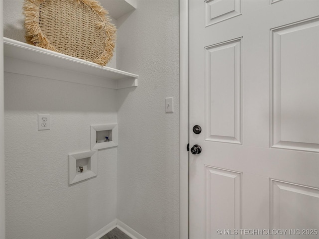 5015 S 89th E Pl, Tulsa, OK 74145 - laundry area with washer hookup and baseboards