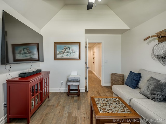 2915 E Rockford Pl, Broken Arrow, OK 74014 - living area featuring lofted ceiling, wood finished floors, baseboards, and a ceiling fan