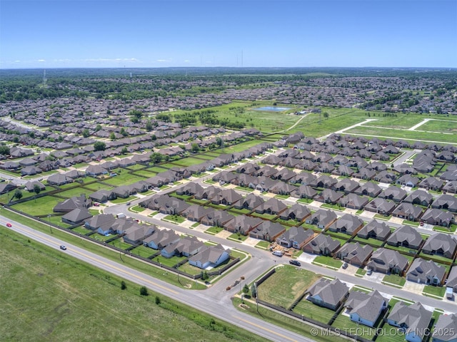2915 E Rockford Pl, Broken Arrow, OK 74014 - aerial view of property and surrounding area featuring nearby suburban area and a nearby body of water