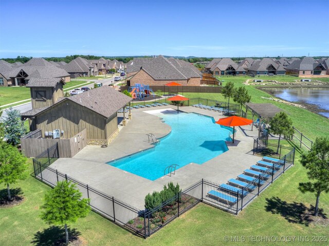 2915 E Rockford Pl, Broken Arrow, OK 74014 - community pool featuring a residential view and a patio