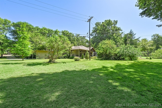 3898 E 72nd St, Tulsa, OK 74136 - view of grassy yard