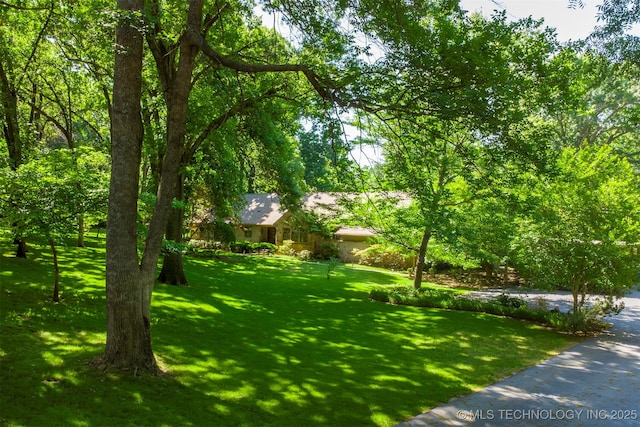 3898 E 72nd St, Tulsa, OK 74136 - view of green lawn