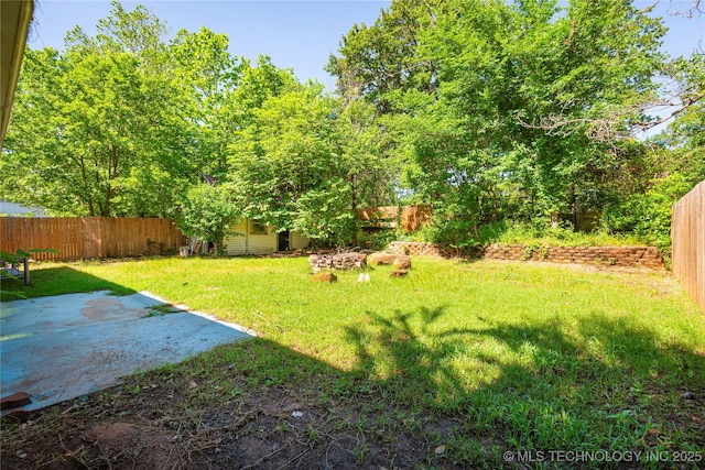 2207 Hillcrest Ct, Durant, OK 74701 - view of yard featuring a patio