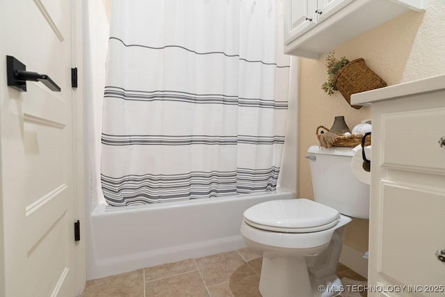 589 Three Mile Rd, Durant, OK 74701 - bathroom featuring toilet, shower / bath combo, and tile patterned floors