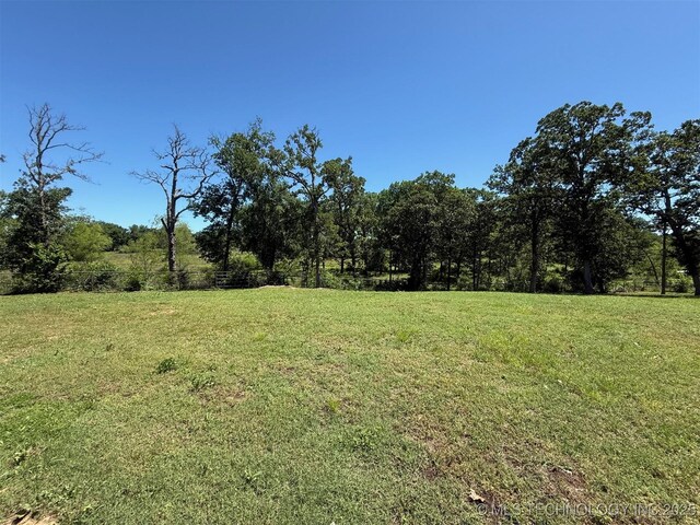 7905 Hornbeam Rd, Henryetta, OK 74437 - view of yard