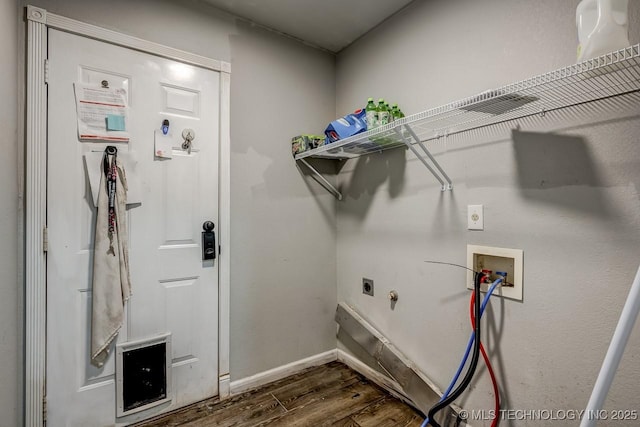 505 Teriwine, Perkins, OK 74059 - laundry area featuring electric dryer hookup, washer hookup, dark wood-style flooring, gas dryer hookup, and baseboards