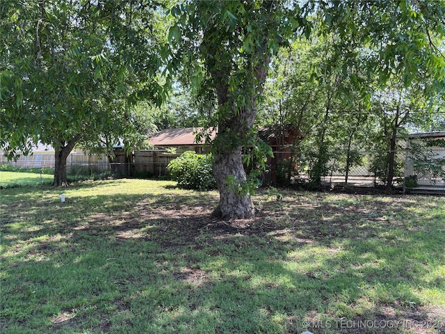 1113 S Meadow Dr, Ardmore, OK 73401 - view of yard