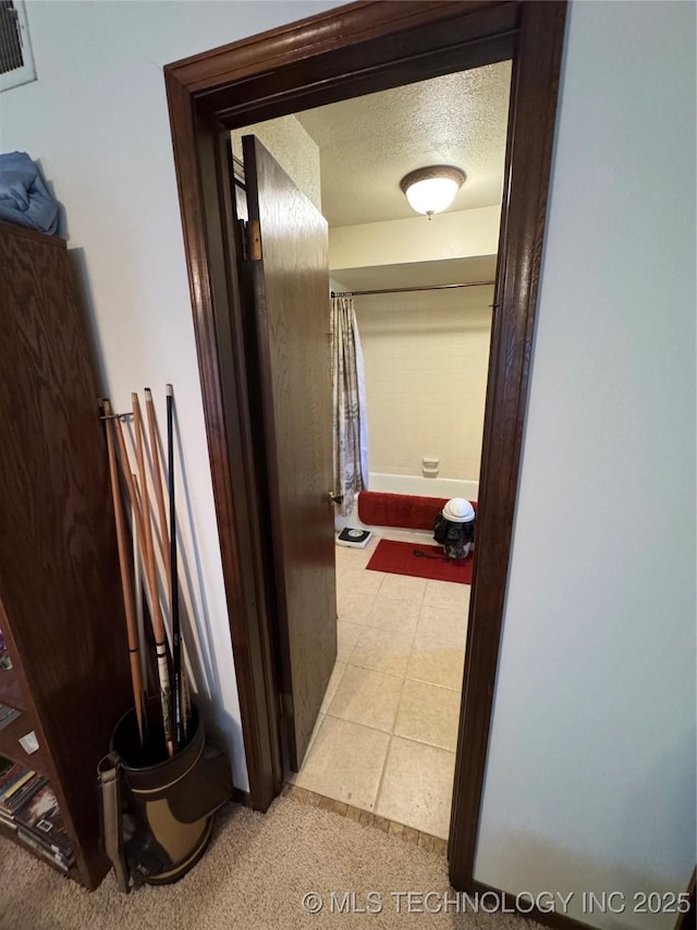 50 Fairway, Burneyville, OK 73430 - hall with a textured ceiling
