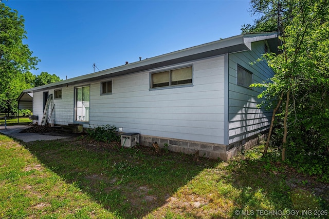 506 S 8th, Davis, OK 73030 - back of house with entry steps and crawl space