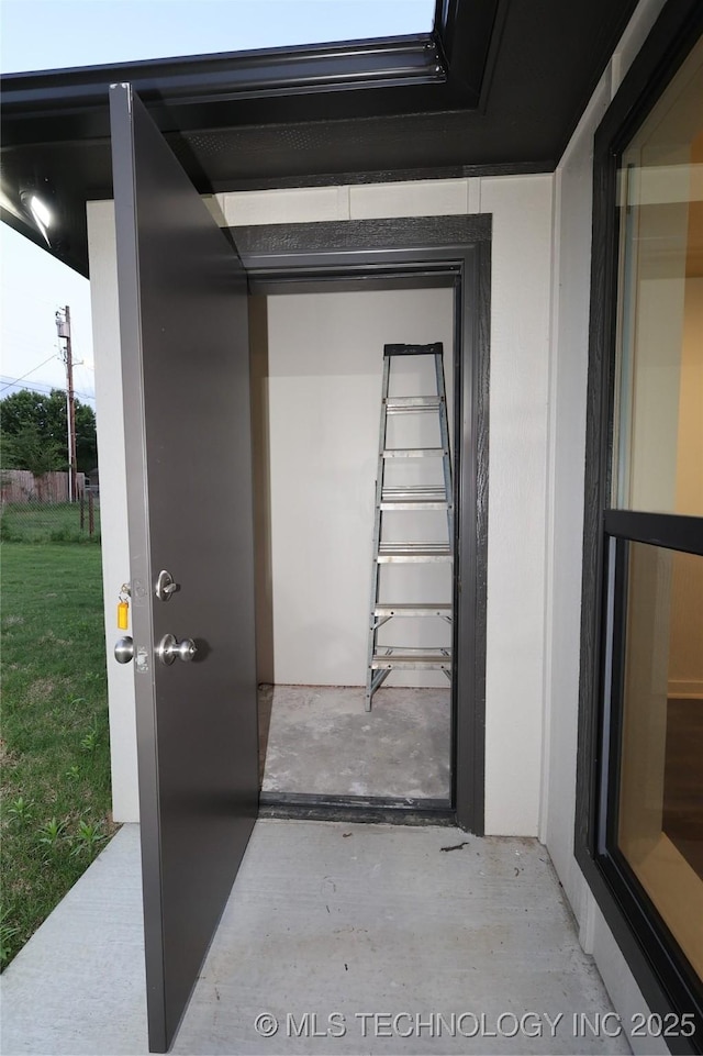 805 N Ridgeway St, Sapulpa, OK 74066 - view of doorway to property